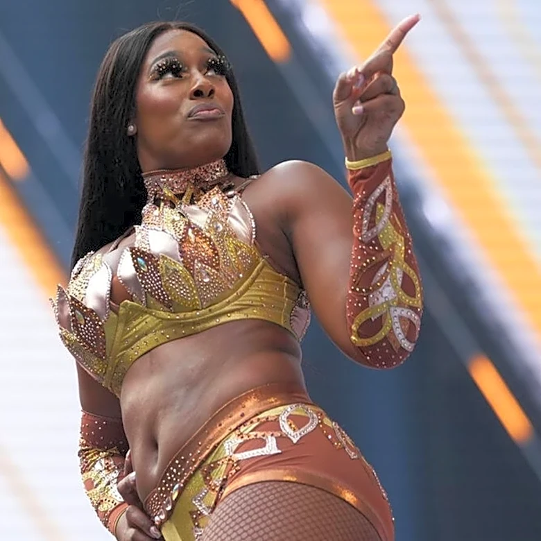 Lash Legend Wins WWE SmackDown Triple Threat, Qualifies For Women's MITB Ladder Match