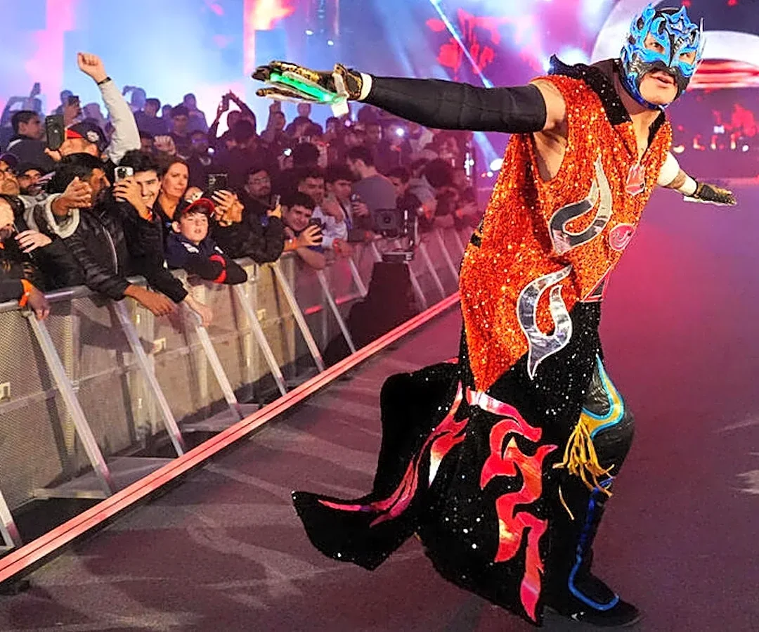 Rey Fenix Retains AAA Cruiserweight Title After DQ Finish On WWE SmackDown