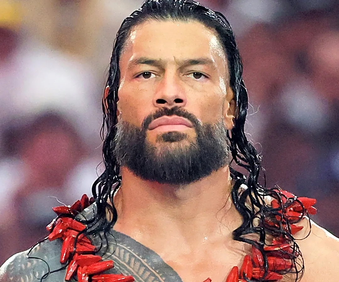 Roman Reigns After Running Off 946 On WWE Raw: 'I Fear No Man, I Fear No Faction'