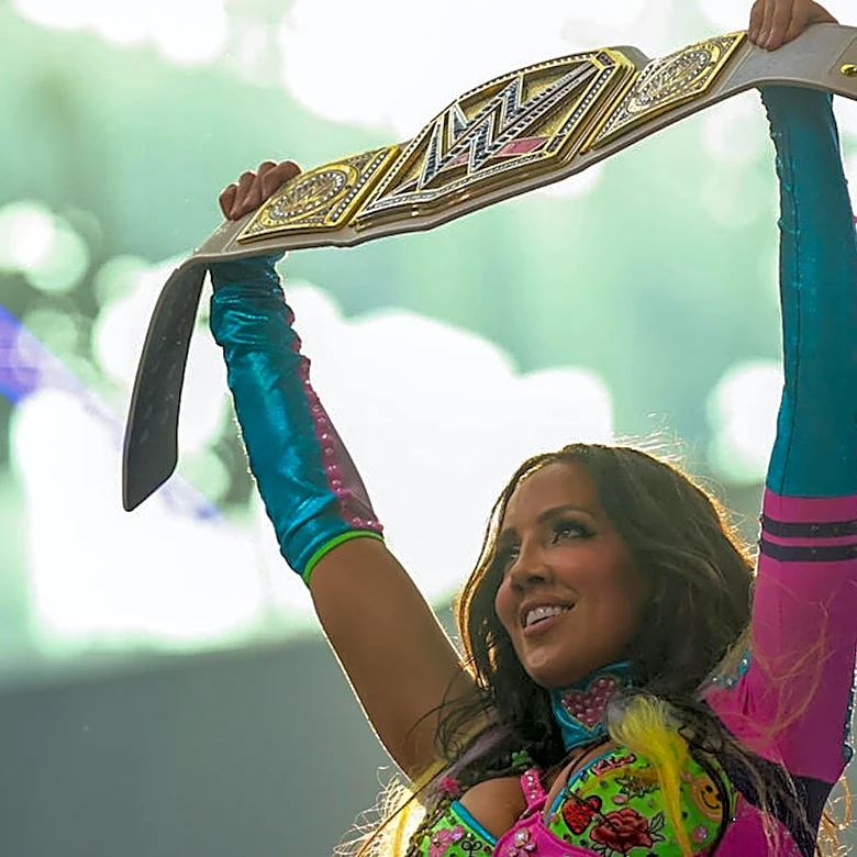 Chelsea Green Defeats Roxanne Perez, Retains WWE Women's Title On SmackDown
