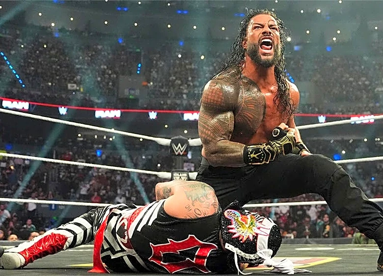 WWE Raw takeaways: Roman Reigns, Penta have PLE-level title match in Mexico