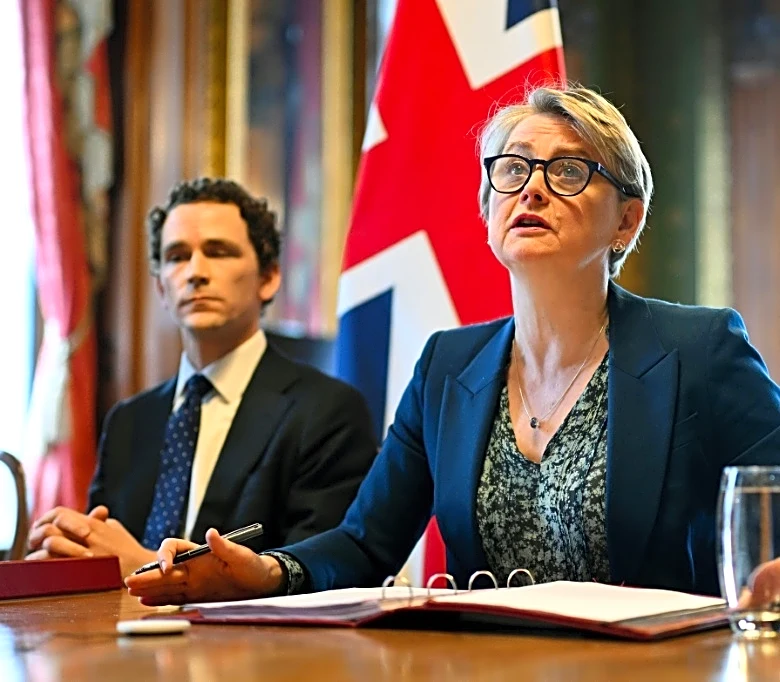 Reino Unido destaca en reunión multinacional la "necesidad urgente" de reabrir Ormuz