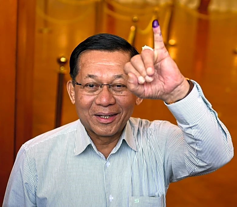 El jefe de la junta militar de Birmania se mantiene en el poder, ahora como presidente