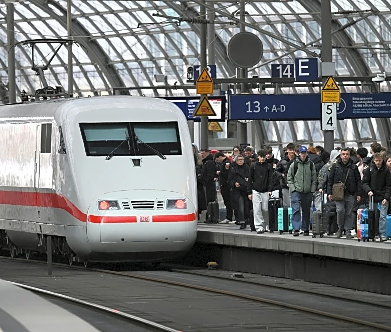 Varios heridos en Alemania luego de que un hombre detonara pirotecnia en un tren de alta velocidad