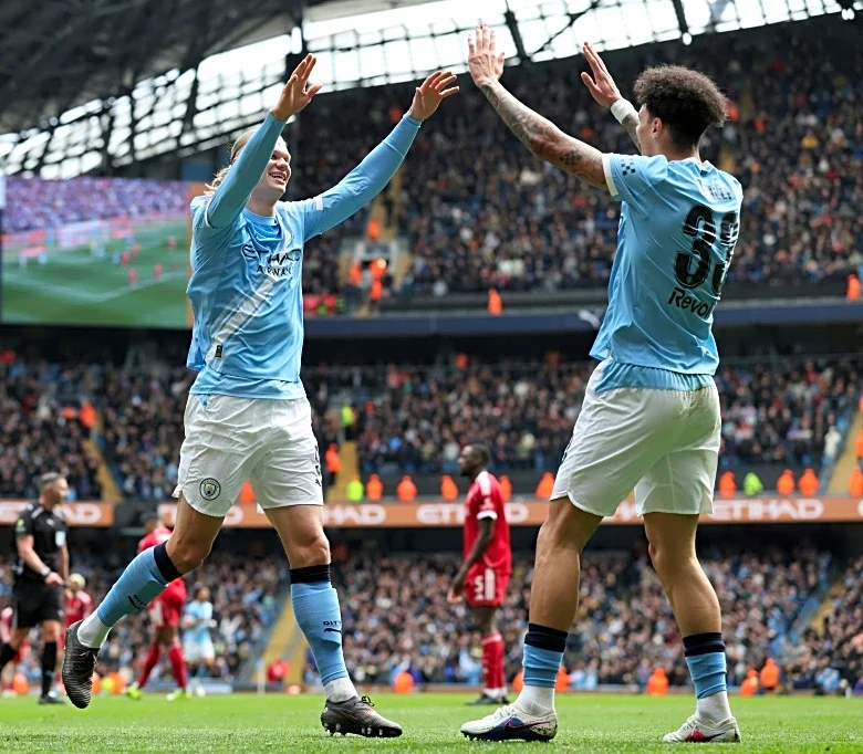 El City destroza al Liverpool en la Copa con un triplete de Haaland