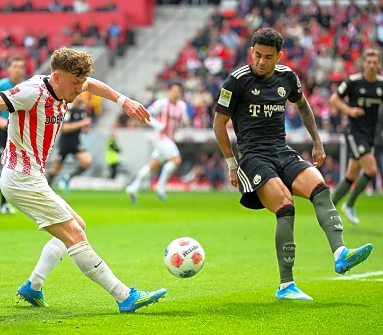 El Bayern remonta in extremis en Friburgo (3-2) y se rearma de moral antes del Bernabéu