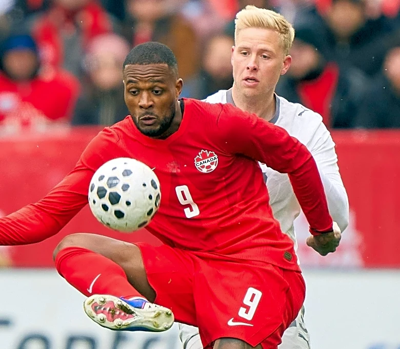 La Azzurra por la roja con la hoja: Canadá busca el apoyo de sus residentes italianos para el Mundial