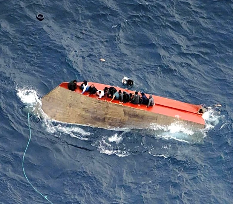 Más de 70 desaparecidos tras un naufragio en el Mediterráneo, según oenegés