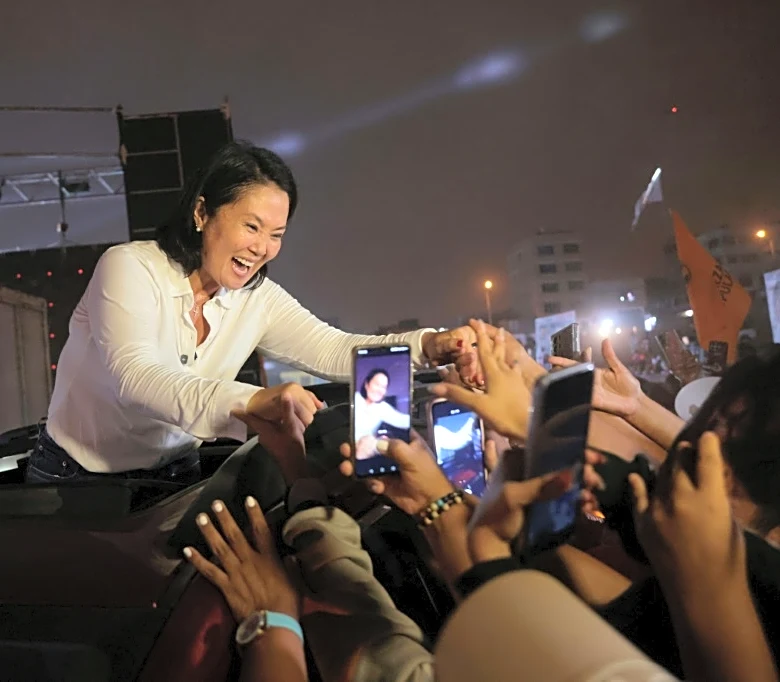 Candidatos de derecha lideran las encuestas a una semana de las presidenciales en Perú