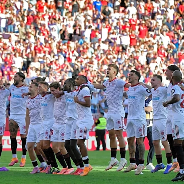 El campeonato español denuncia insultos y amenazas de los hinchas del Sevilla