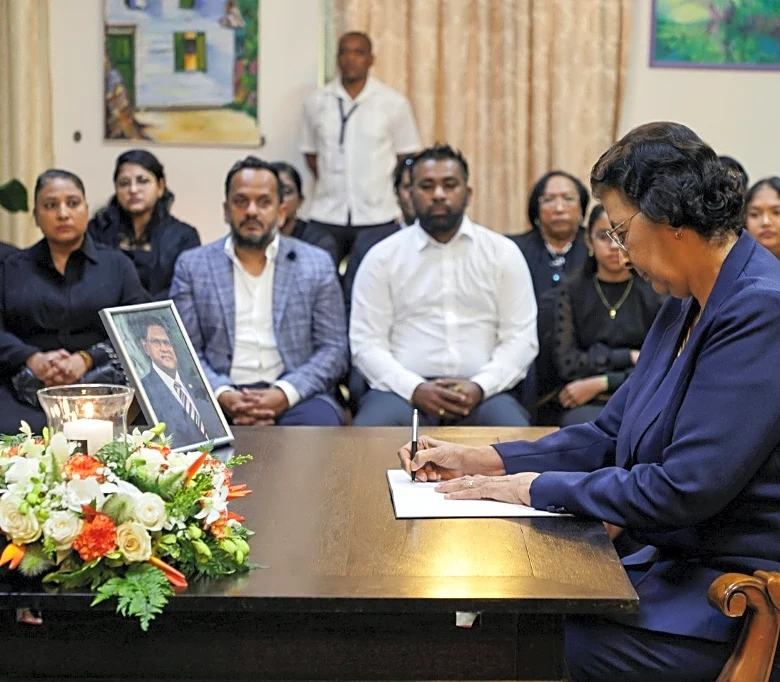 Surinam: el expresidente Chan Santokhi será incinerado el martes