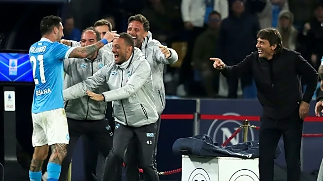 El Nápoles doblega al Milan y promete dar batalla al Inter