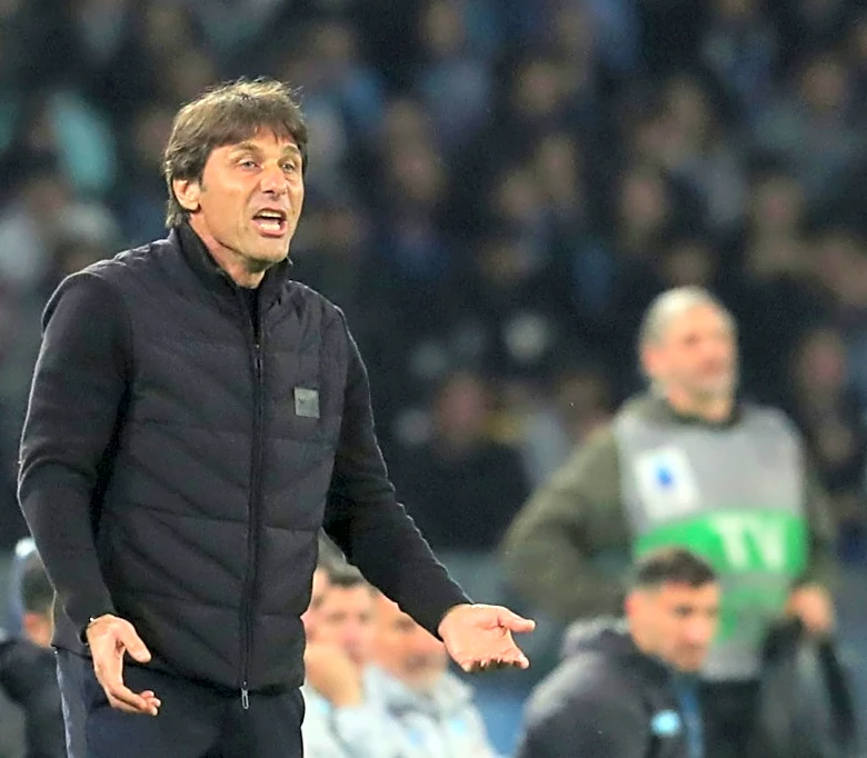 Conte se deja querer como seleccionador italiano, Nápoles abre la puerta