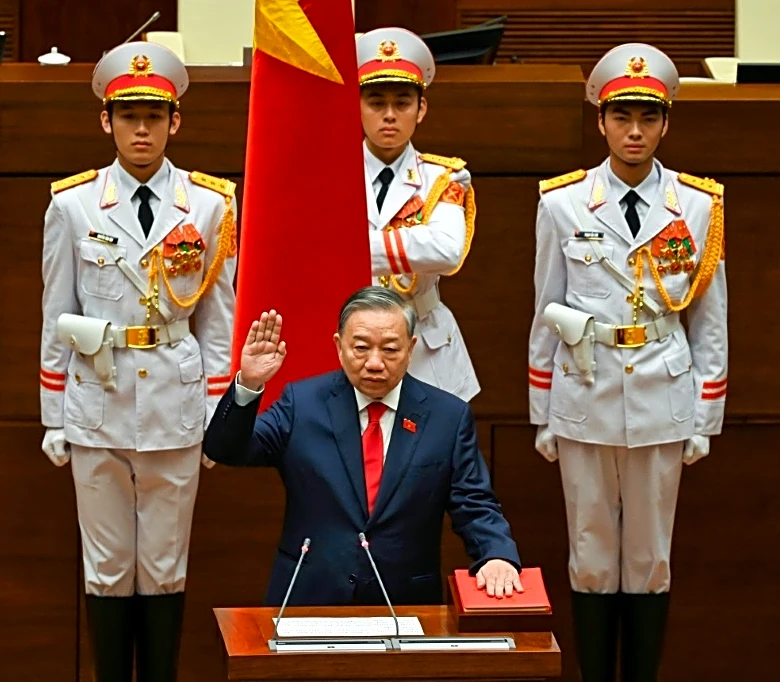 El Parlamento de Vietnam elige al líder del Partido Comunista como presidente
