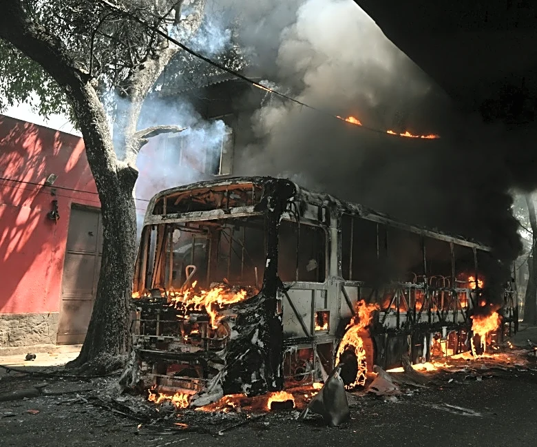 Los autobuses de Rio, en primera línea de la guerra entre narcos y policía
