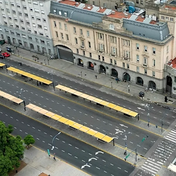 Menos autobuses por el aumento del combustible y los subsidios impagos en Argentina