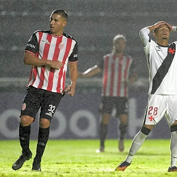 Racing golpea a Petrolero en Bolivia y Barracas desluce en debut en la Sudamericana
