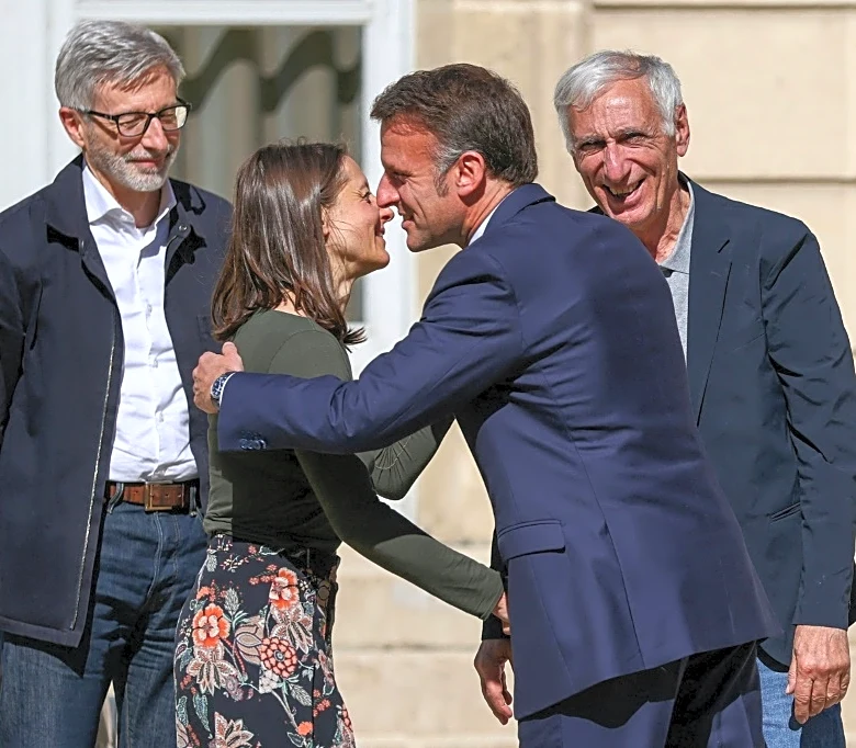 Los dos franceses detenidos en Irán vuelven a París y son recibidos por Macron