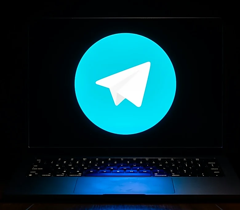 Miles de fotos de mujeres difundidas sin su consentimiento en Telegram, según una ONG