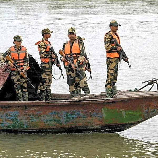India evalúa usar reptiles como guardianes fluviales en la frontera con Bangladés