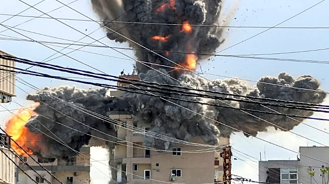 Pánico y decenas de muertos en intensos bombardeos israelíes en Líbano