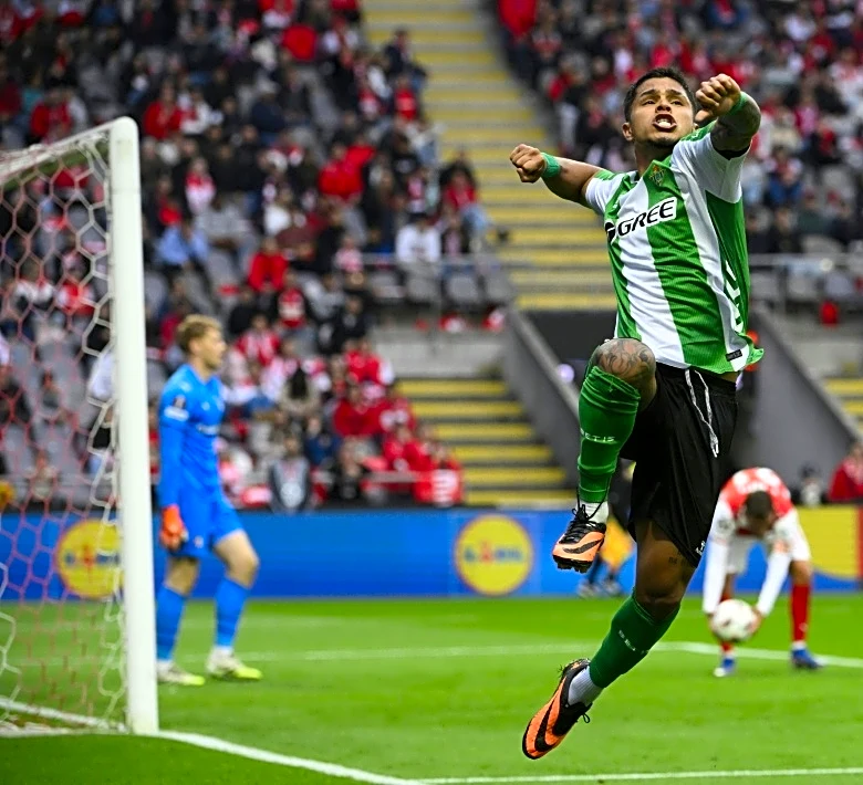 El Betis iguala 1-1 en Braga en la ida de cuartos de la Liga Europa