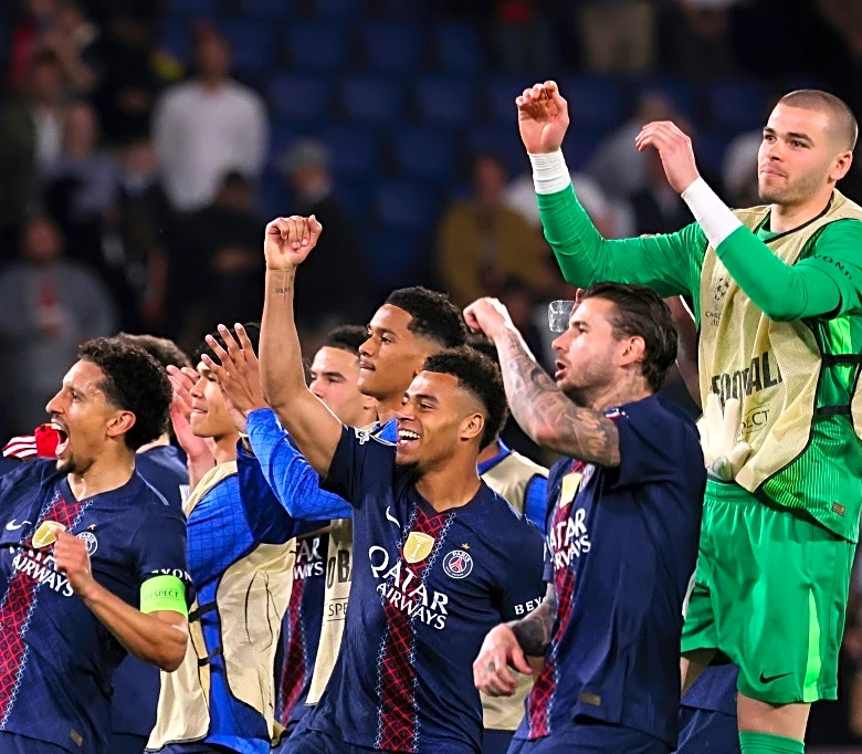 El PSG recupera su traje de campeón de Europa y casi noquea al Liverpool
