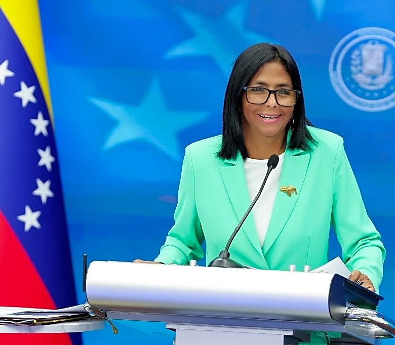 La presidenta encargada de Venezuela promete aumentar salarios el 1 de mayo