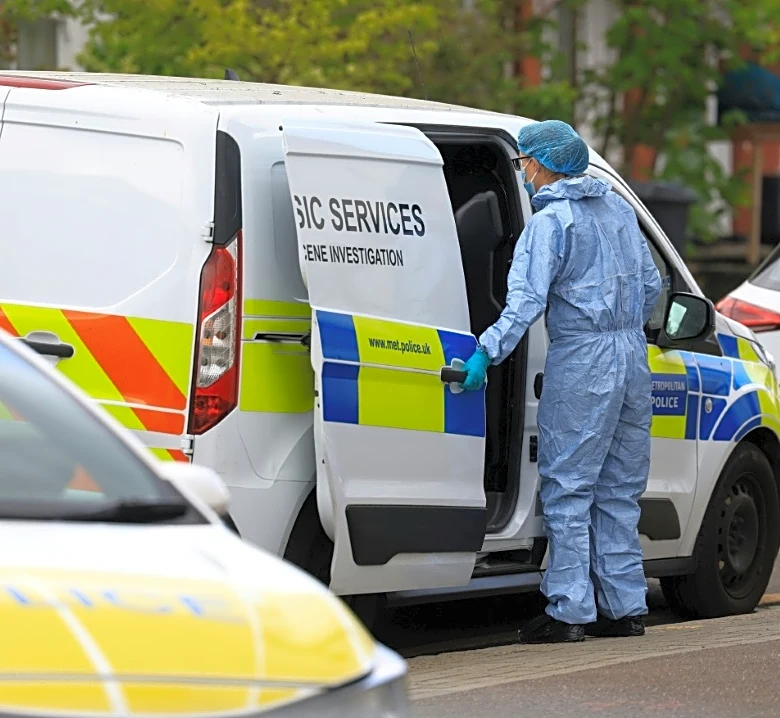 Dos personas detenidas por un intento de incendio contra una sinagoga en Londres