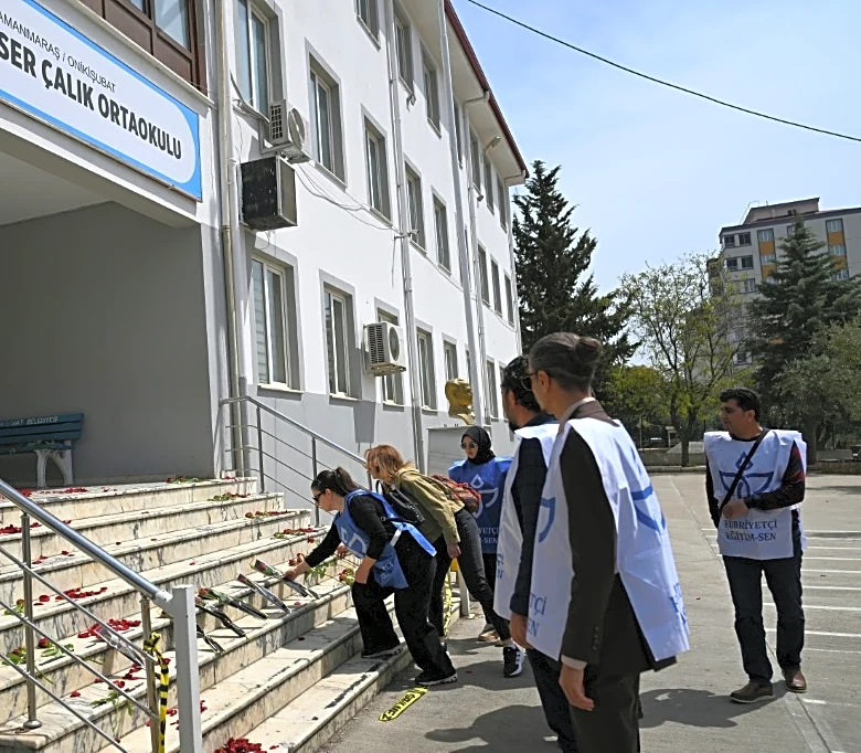 La policía turca ordena el arresto de decenas de personas por apología de dos tiroteos en escuelas