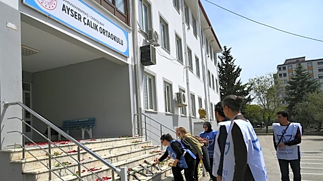 La policía turca ordena el arresto de decenas de personas por apología de dos tiroteos en escuelas