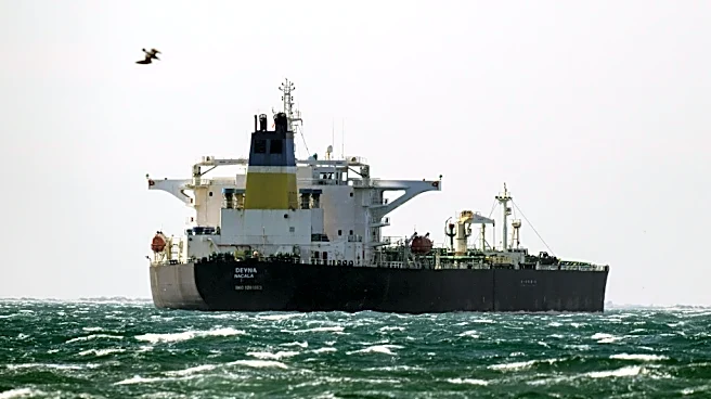 Un petrolero vinculado a Rusia abandona Francia tras pagar una multa