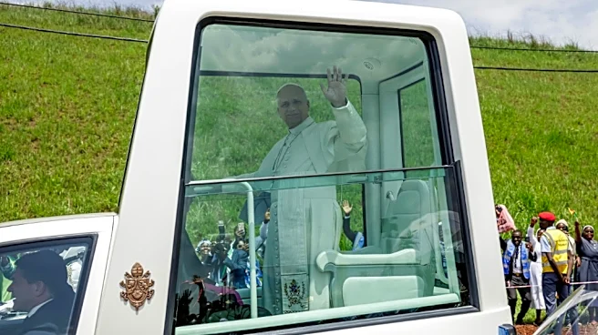 El papa denuncia en Camerún el "puñado de tiranos" que "devastan" el mundo