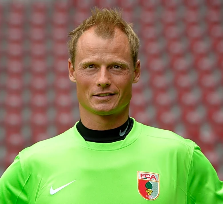 El exportero del Arsenal Manninger fallece en un accidente de tráfico