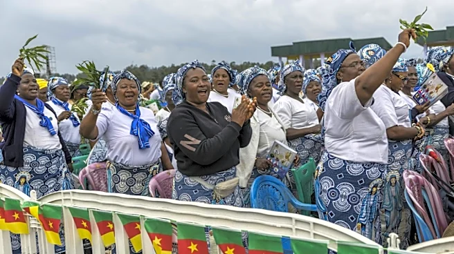 El papa se da un baño de masas en Camerún
