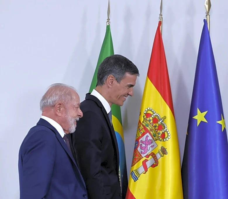 Líderes progresistas se conjuran en Barcelona para "proteger" la democracia