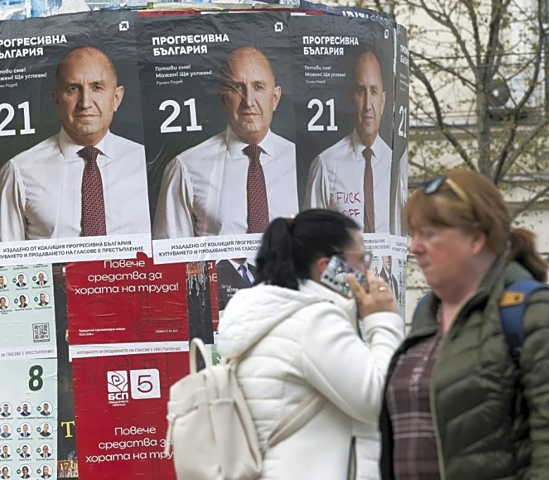 Rumen Radev, abierto a dialogar con Rusia, gana las legislativas en Bulgaria