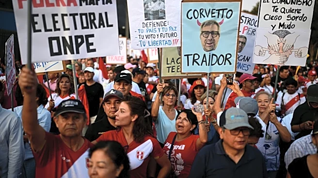 Al menos 3.000 peruanos protestan en medio de cuestionamientos a las elecciones presidenciales