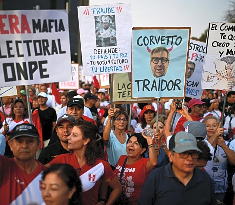 ¿Por qué demora tanto conocer los resultados oficiales de las presidenciales de Perú?
