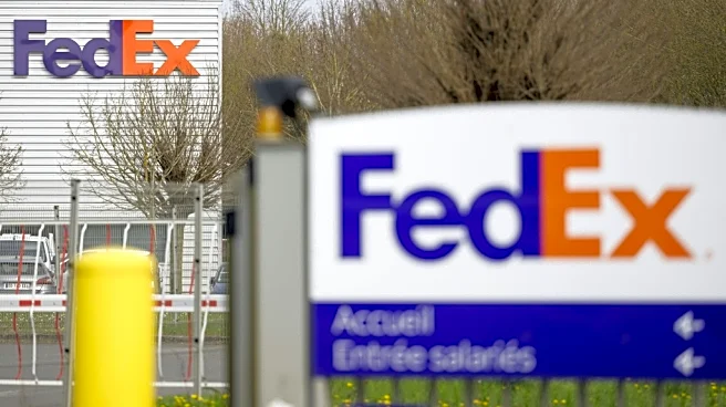 La empresa FedEx, blanco de una denuncia en Francia por "complicidad en crímenes de genocidio" en Gaza