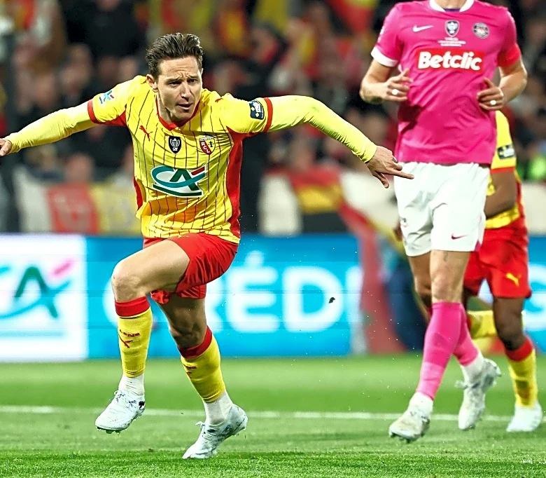 Lens a la final de la Copa de Francia tras vencer 4-1 al Toulouse