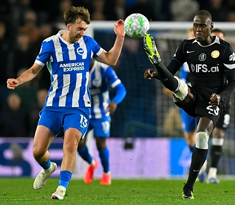 Chelsea cae 3-0 de visita ante Brighton, su quinta derrota seguida sin marcar