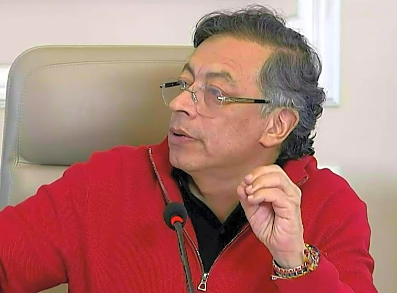 Petro frena las negociaciones de paz con una de las mayores guerrillas de Colombia