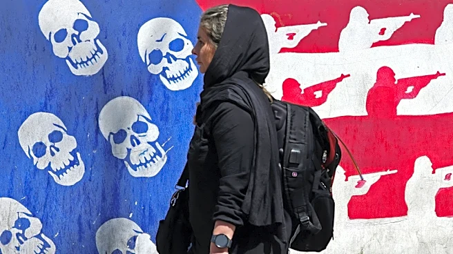 Murales en Irán proyectan el desafío en la guerra con Estados Unidos