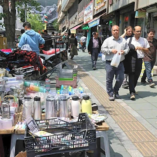 Irán descarta reabrir el estrecho de Ormuz tras incautar dos buques mercantes