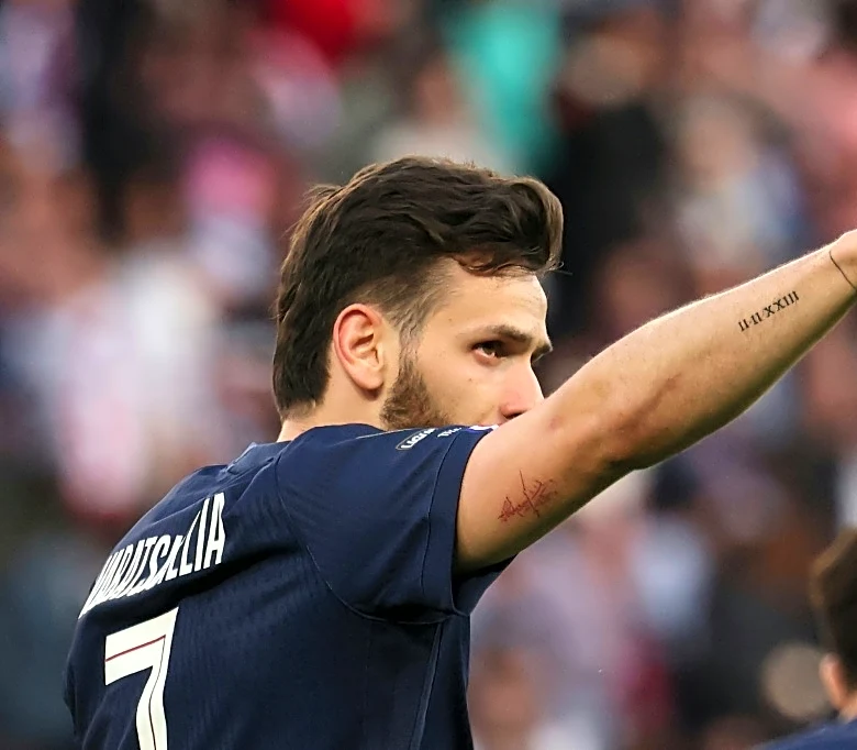 El PSG se pasea ante el Nantes y se escapa como líder