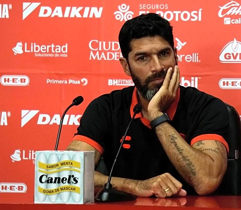 Sebastián "El Loco" Abreu será comentarista de televisión en el Mundial de 2026