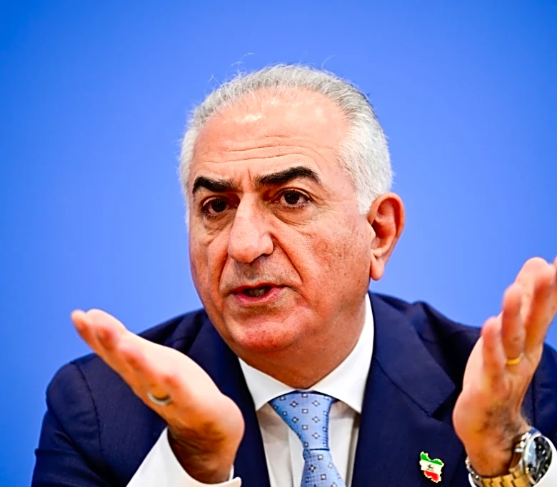 El hijo del derrocado sah iraní considera que dialogar con Teherán es una "política de apaciguamiento"