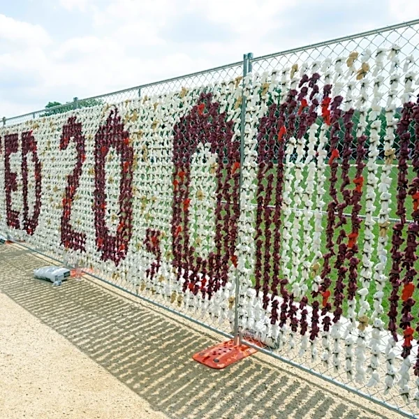 Exhiben en Washington peluches que simbolizan a niños ucranianos cautivos