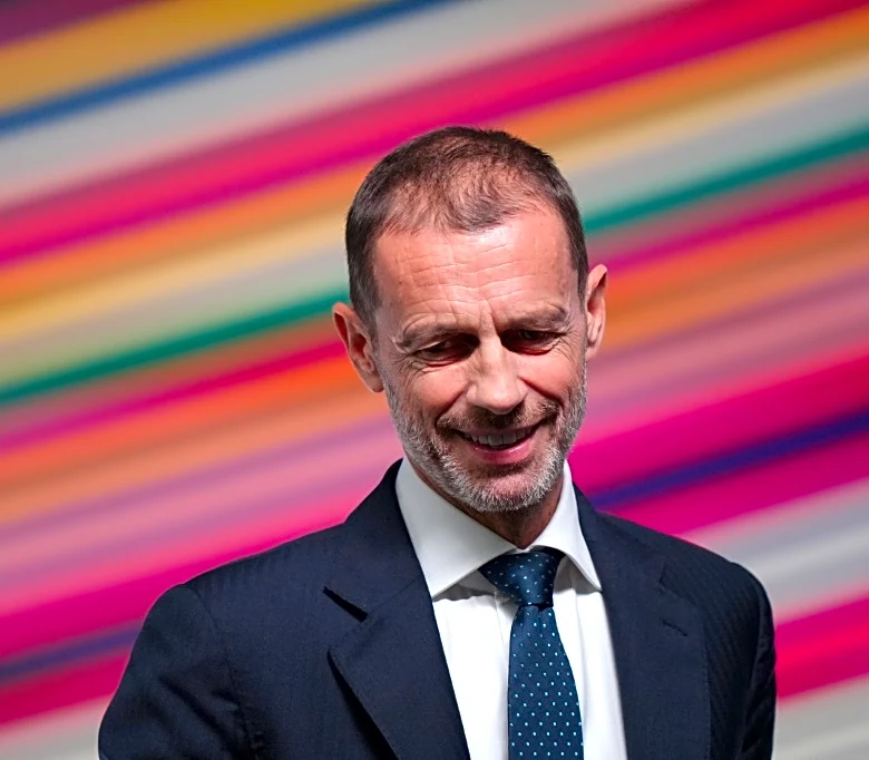 El presidente de la UEFA admite que no comprende las decisiones arbitrales